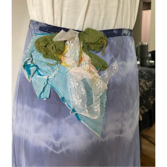 Vintage Free People Blue Tie-Dye Skirt with Lace Detail - Picture 3 of 10